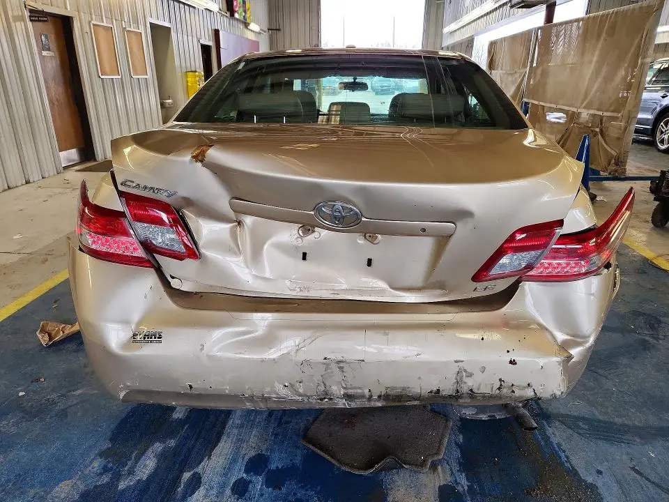 2011 TOYOTA CAMRY LE  