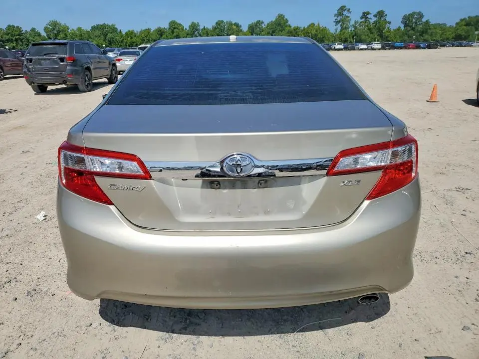 2013 TOYOTA CAMRY XLE  
