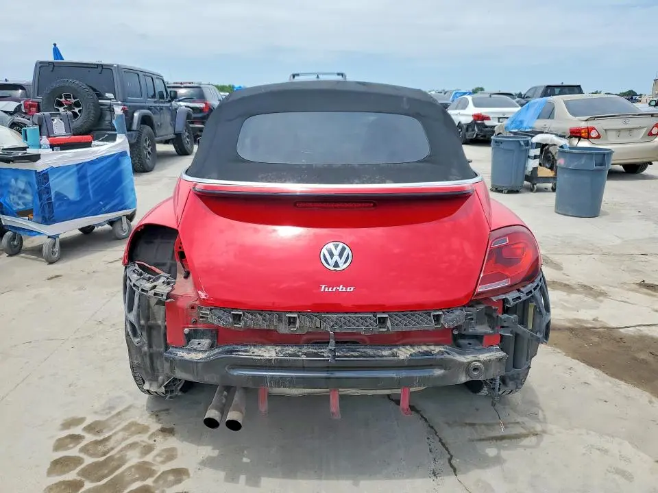 2018 VOLKSWAGEN BEETLE S  