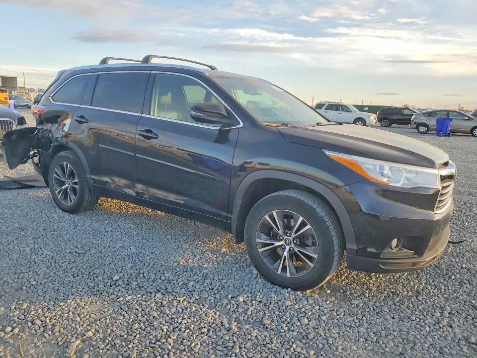 2016 TOYOTA HIGHLANDER XLE  