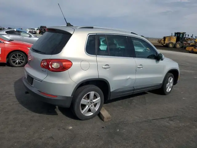 2011 VOLKSWAGEN TIGUAN S  