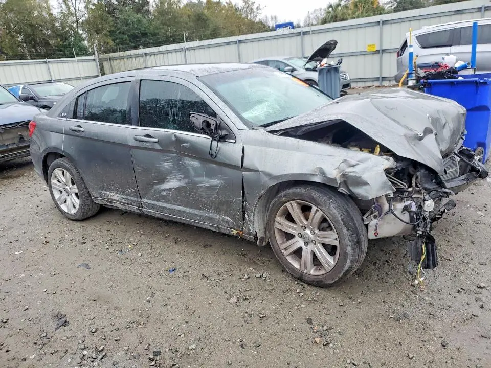 2013 CHRYSLER 200 LX  
