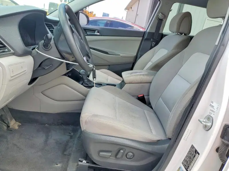 2016 HYUNDAI TUCSON SE  