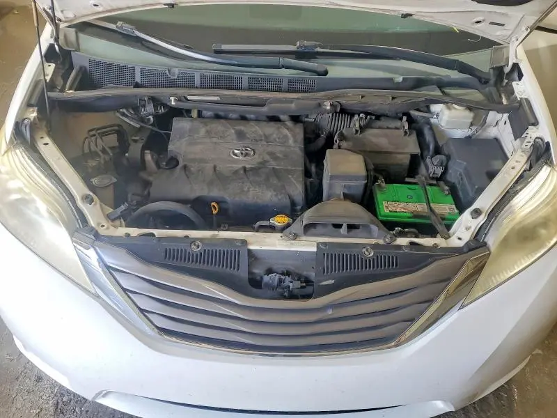 2011 TOYOTA SIENNA XLE 8-PASSENGER  