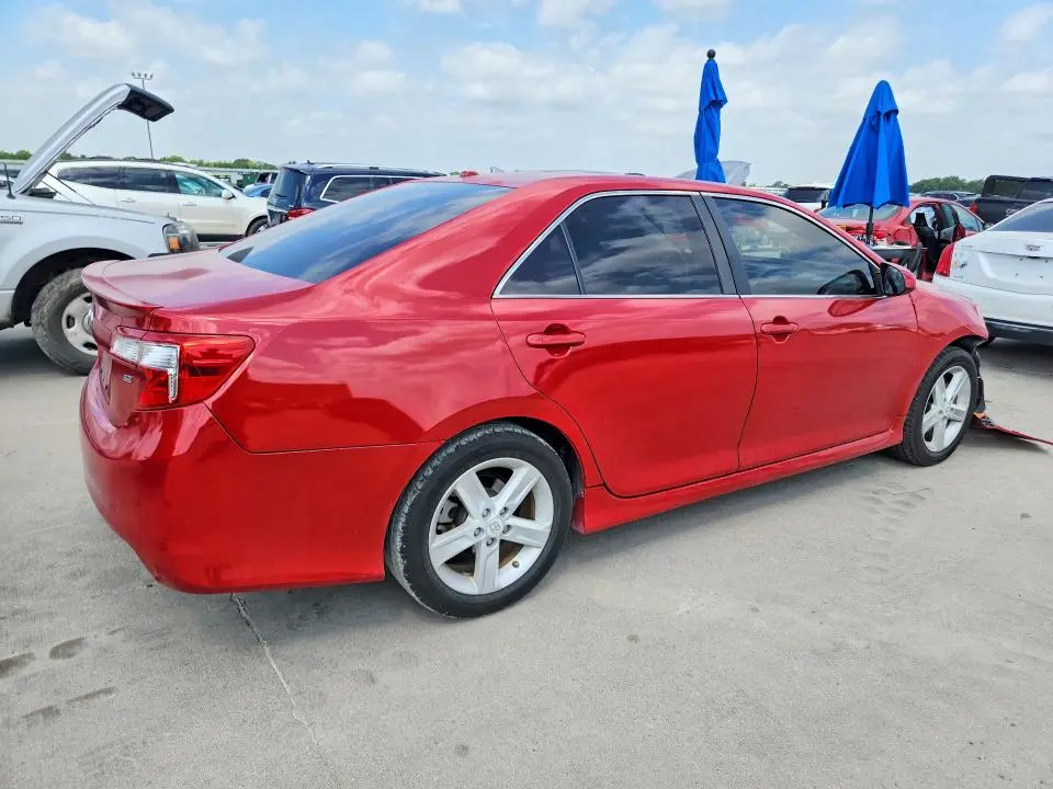 2012 TOYOTA CAMRY SE  