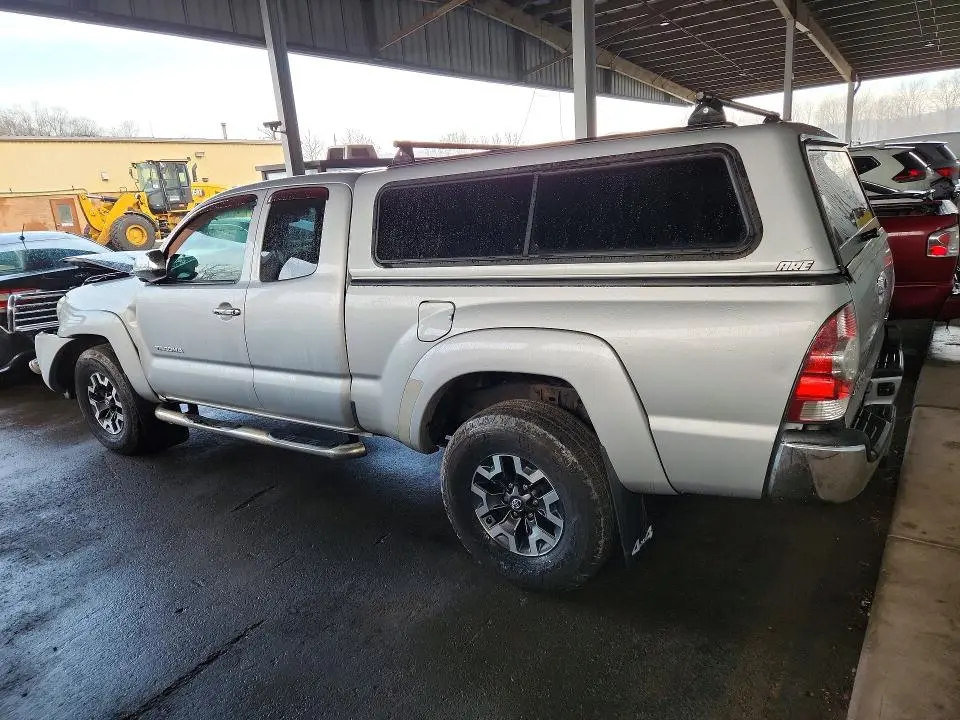 2011 TOYOTA TACOMA BASE  