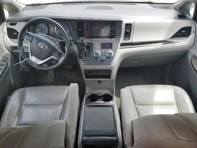 2016 TOYOTA SIENNA XLE  