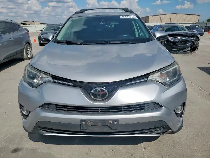 2017 TOYOTA RAV4 XLE  