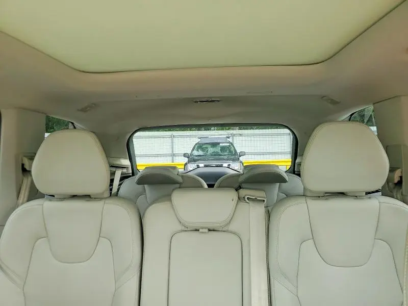 2021 VOLVO XC90 T6 MOMENTUM  
