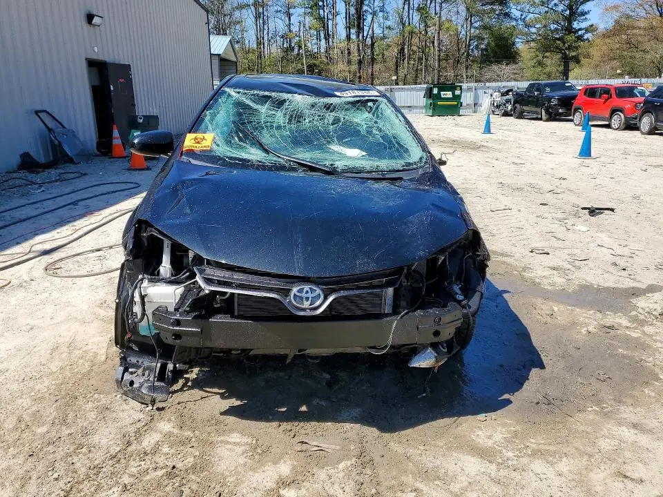 2015 TOYOTA COROLLA LE PLUS  