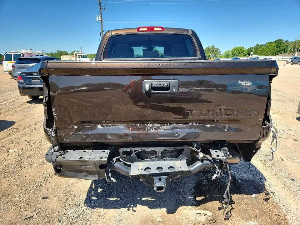 2018 TOYOTA TUNDRA LIMITED V8  