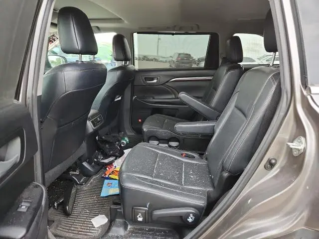 2016 TOYOTA HIGHLANDER LIMITED  