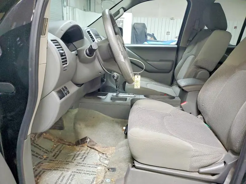 2014 NISSAN FRONTIER S  