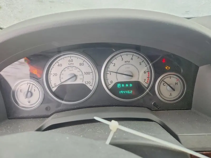 2010 CHRYSLER TOWN & COUNTRY LX  