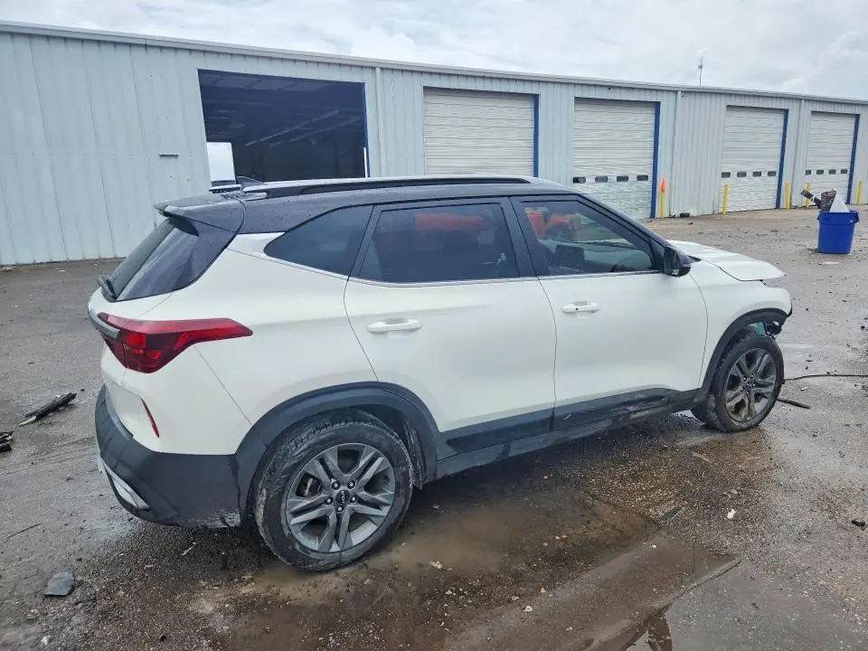 2023 KIA SELTOS S  