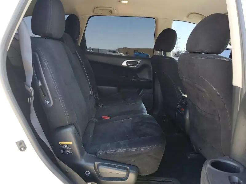 2016 NISSAN PATHFINDER SV  