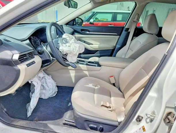 2021 NISSAN ALTIMA SV  