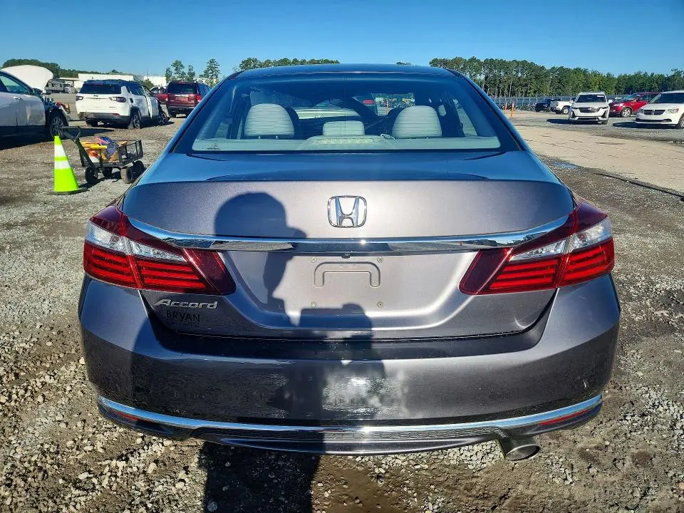 2017 HONDA ACCORD LX  