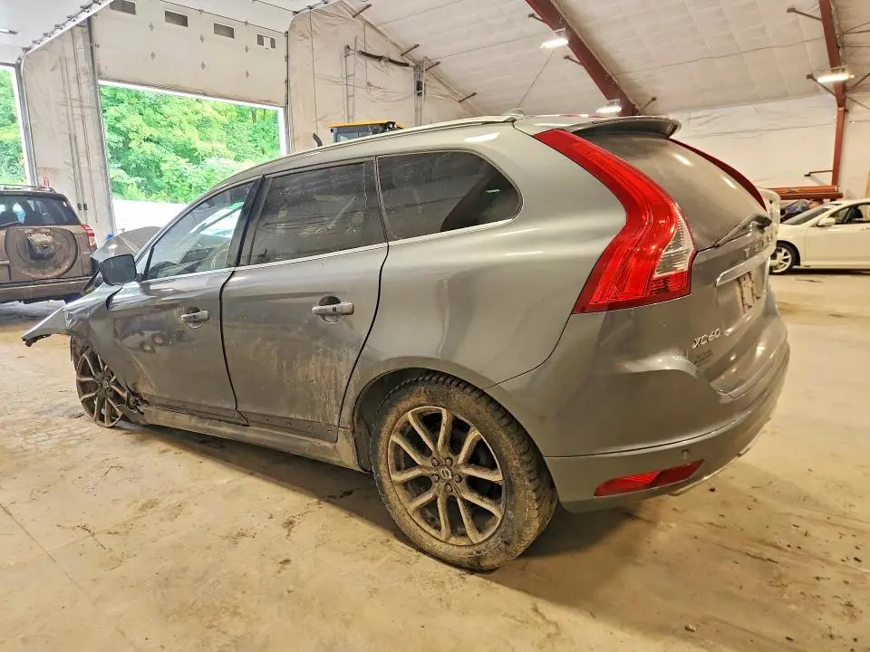 2016 VOLVO XC60 T6 PREMIER  