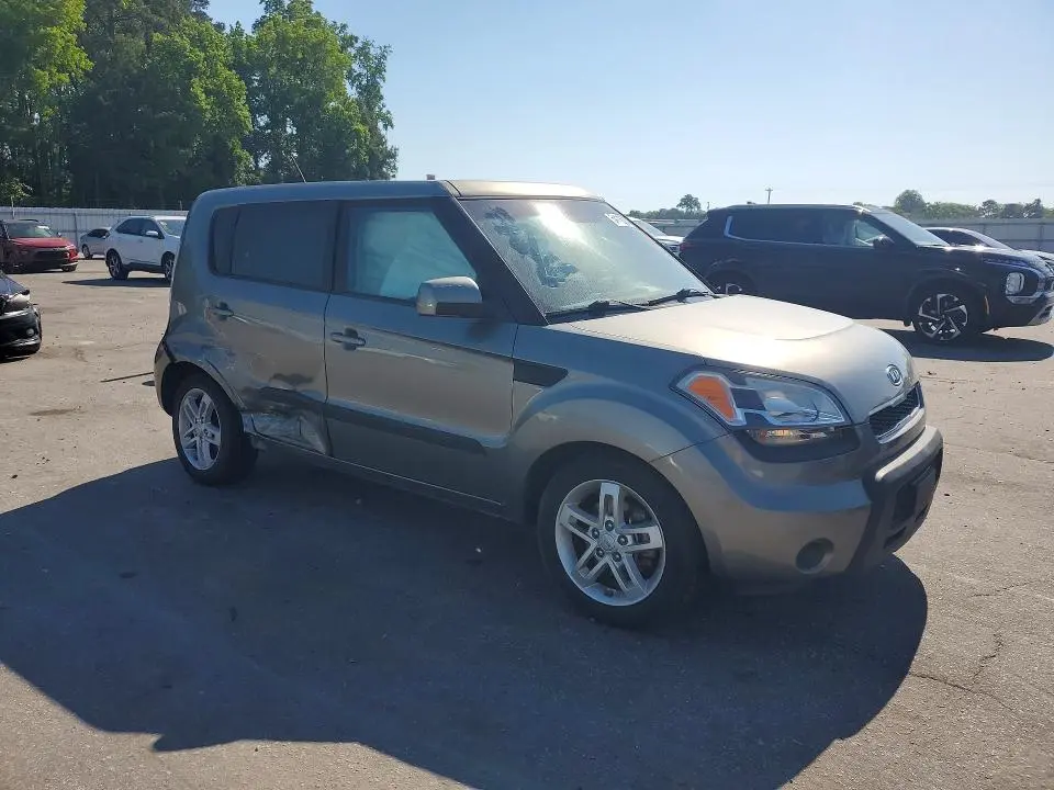 2011 KIA SOUL +  