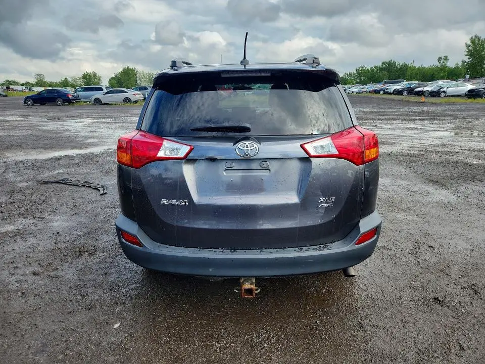 2015 TOYOTA RAV4 XLE  