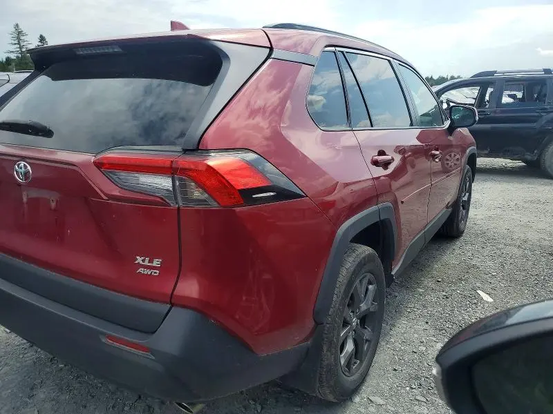 2020 TOYOTA RAV4 XLE  