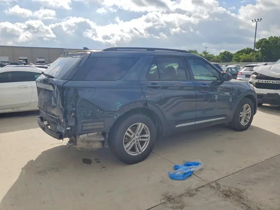 2022 FORD EXPLORER XLT  