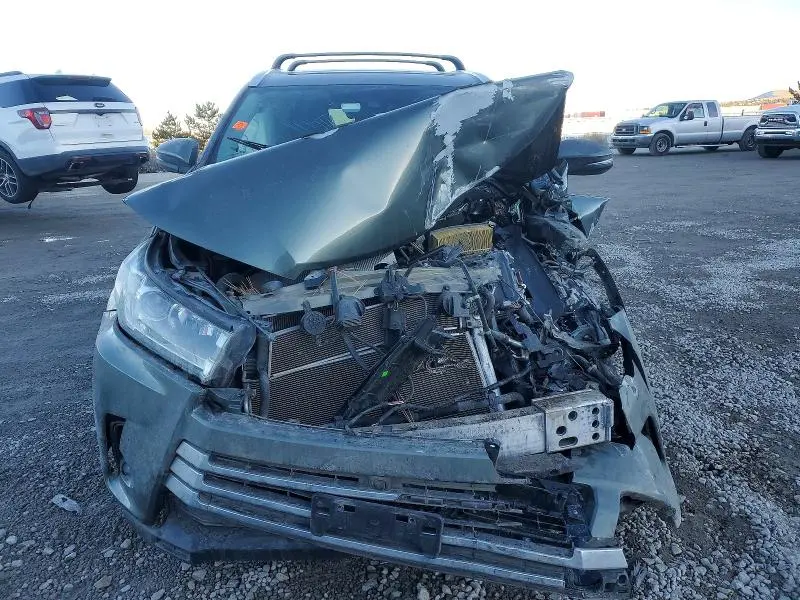 2018 TOYOTA HIGHLANDER HYBRID LIMITED  