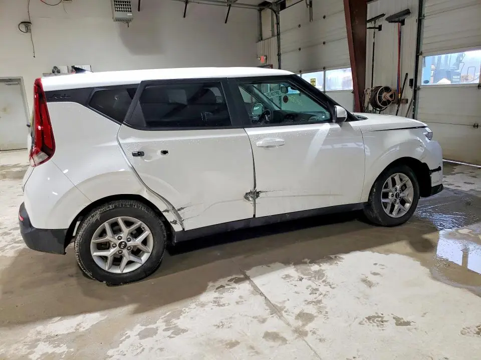2021 KIA SOUL S  