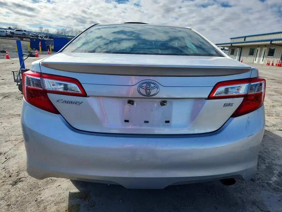2012 TOYOTA CAMRY SE  