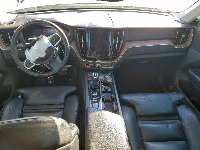 2019 VOLVO XC60 T5 MOMENTUM  