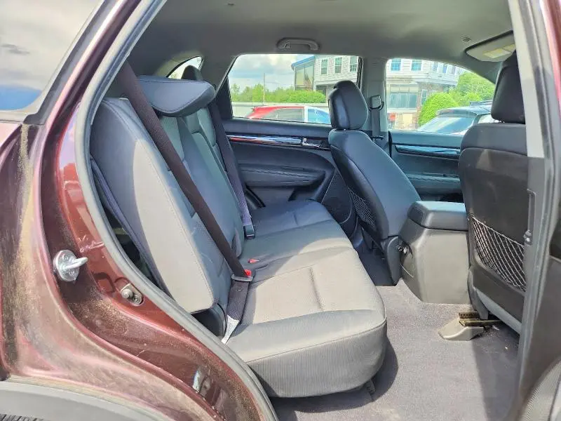 2012 KIA SORENTO LX  