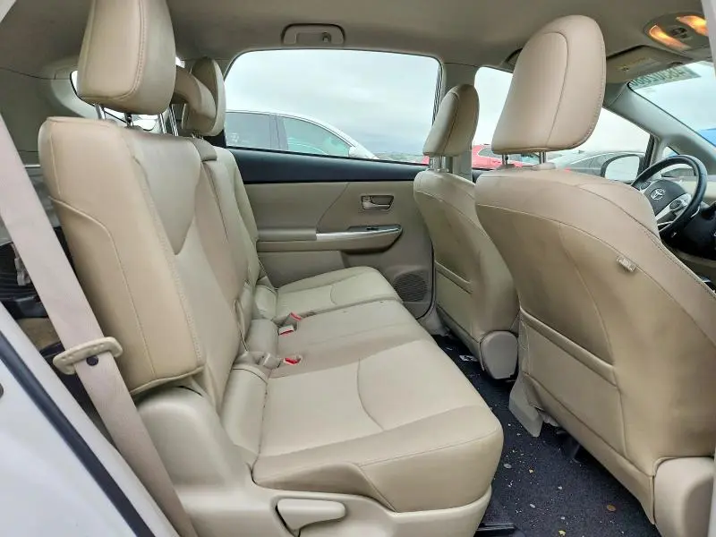 2013 TOYOTA PRIUS V FIVE  
