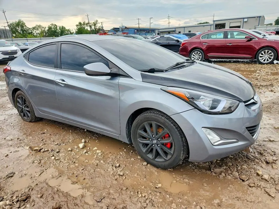 2014 HYUNDAI ELANTRA SE  