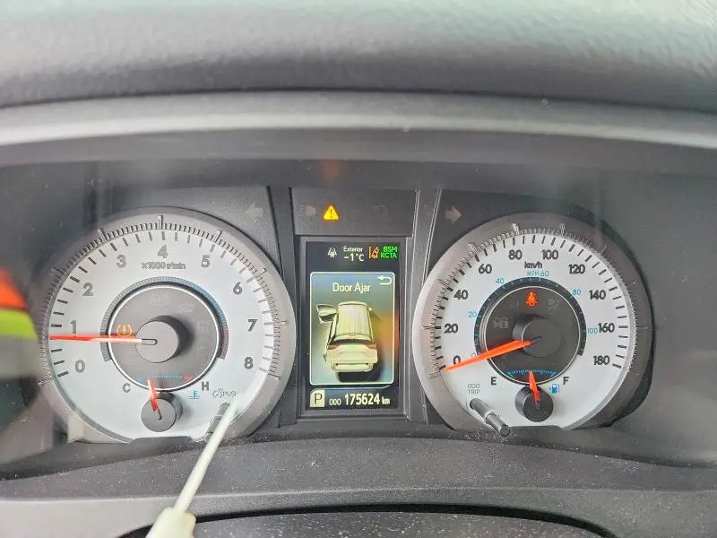 2020 TOYOTA SIENNA SE  