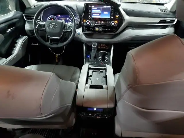 2020 TOYOTA HIGHLANDER XLE  