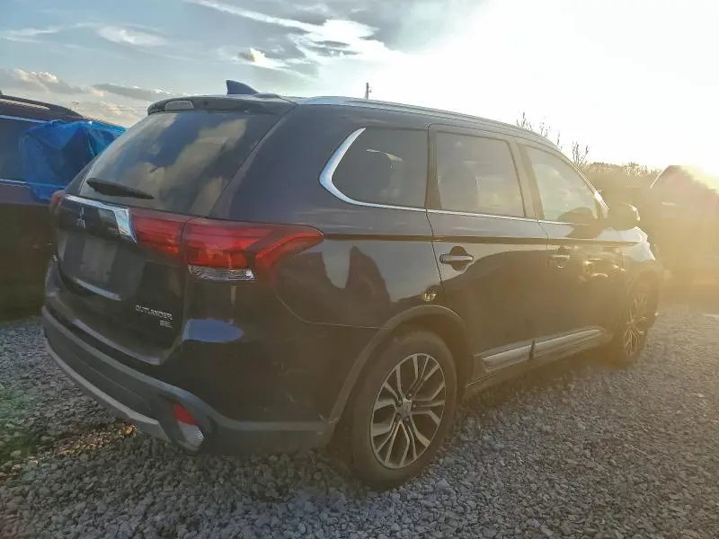 2017 MITSUBISHI OUTLANDER SE  