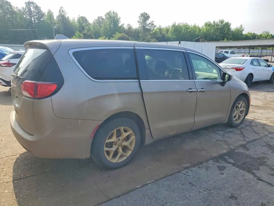 2017 CHRYSLER PACIFICA TOURING L  