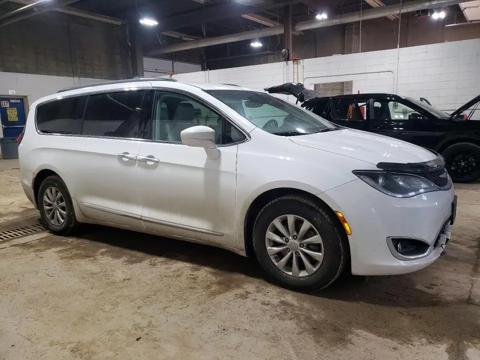2017 CHRYSLER PACIFICA TOURING L  