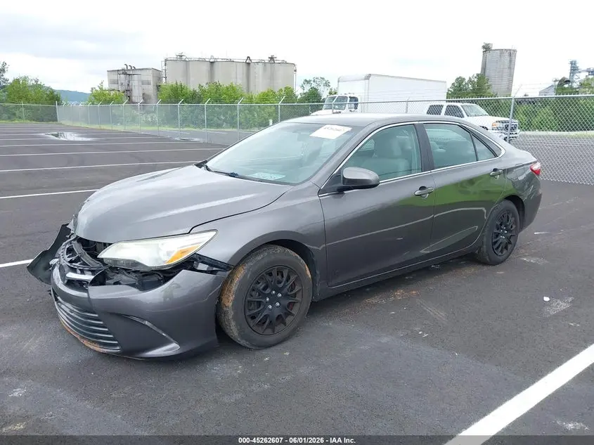 2016 TOYOTA CAMRY LE