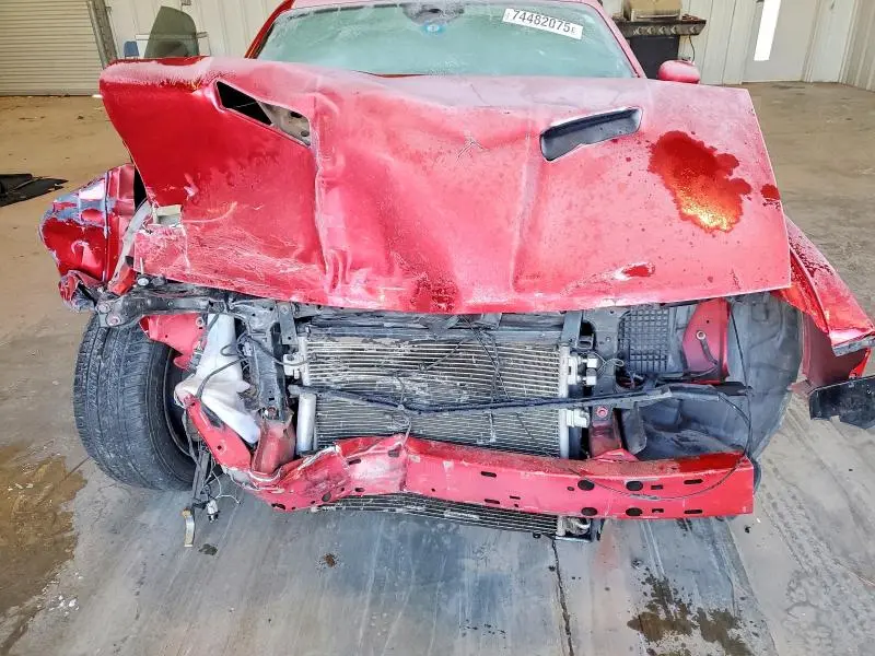 2015 DODGE CHALLENGER SXT  