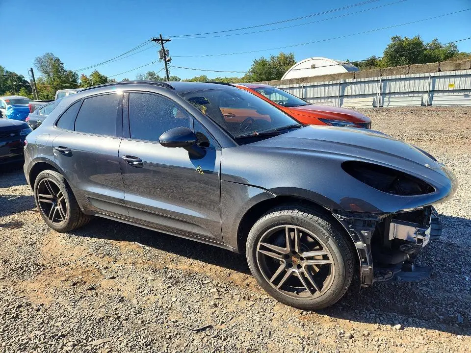 2020 PORSCHE MACAN   