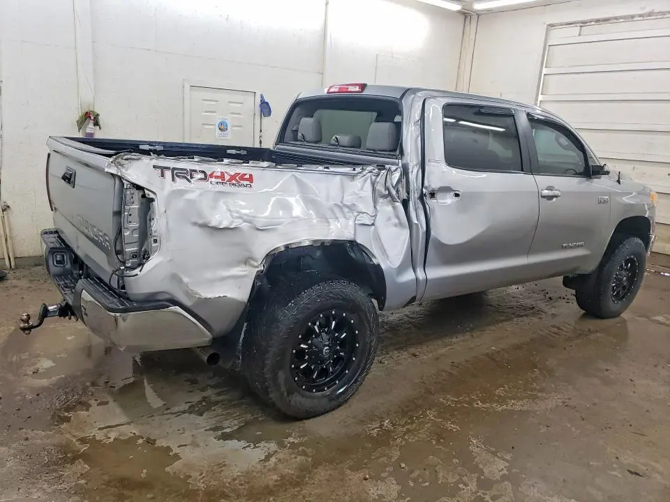 2017 TOYOTA TUNDRA CREWMAX LIMITED  