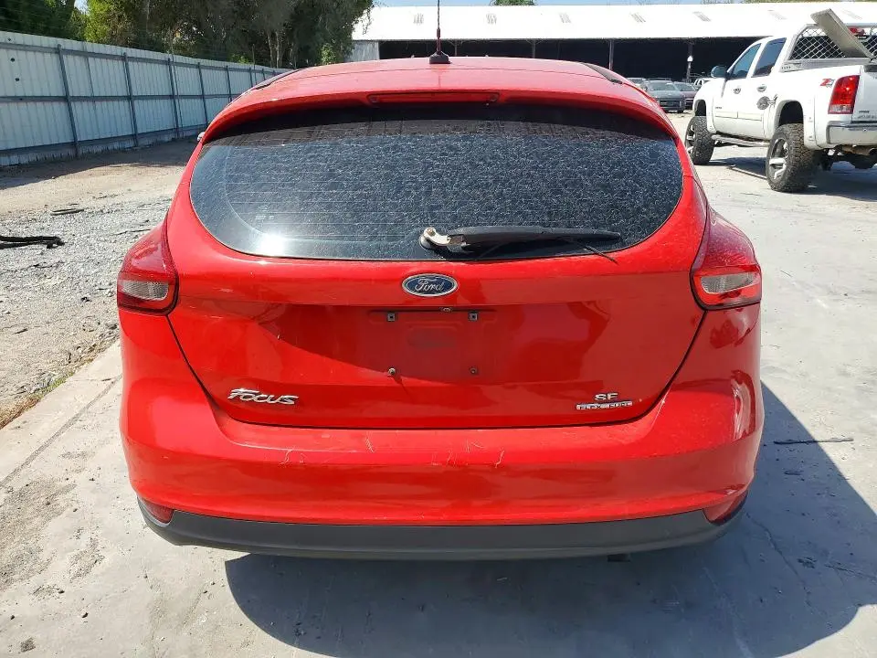 2016 FORD FOCUS SE  