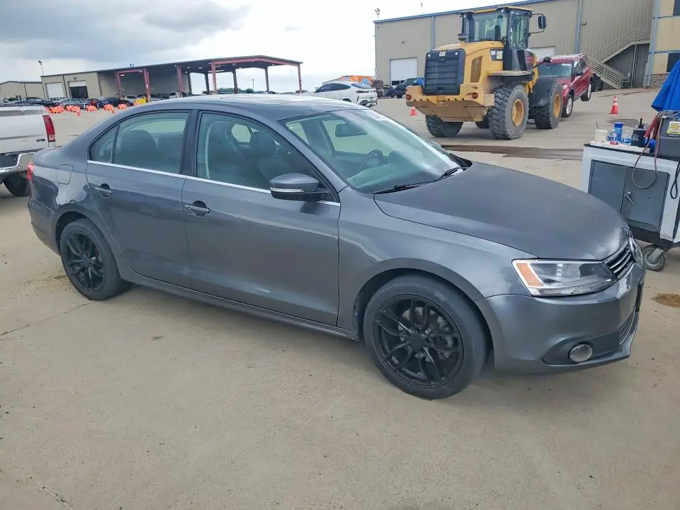 2012 VOLKSWAGEN JETTA SEL  