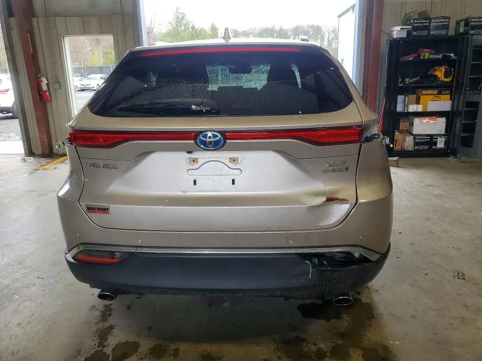 2021 TOYOTA VENZA XLE  