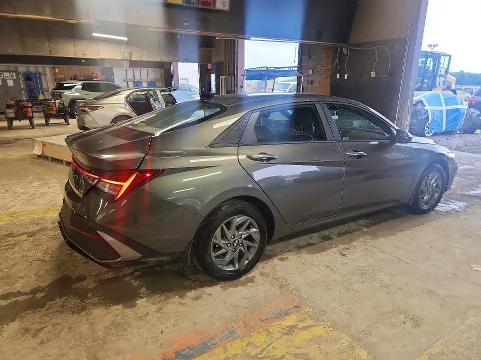 2024 HYUNDAI ELANTRA BLUE  