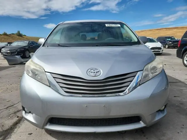 2011 TOYOTA SIENNA XLE  