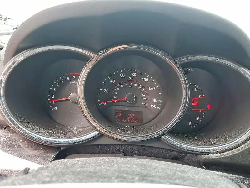 2011 KIA SORENTO LX  