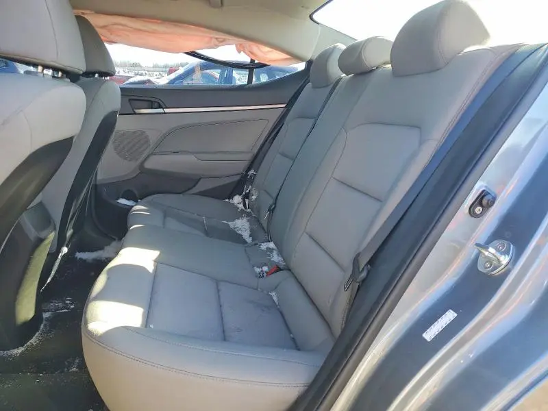 2018 HYUNDAI ELANTRA SE  